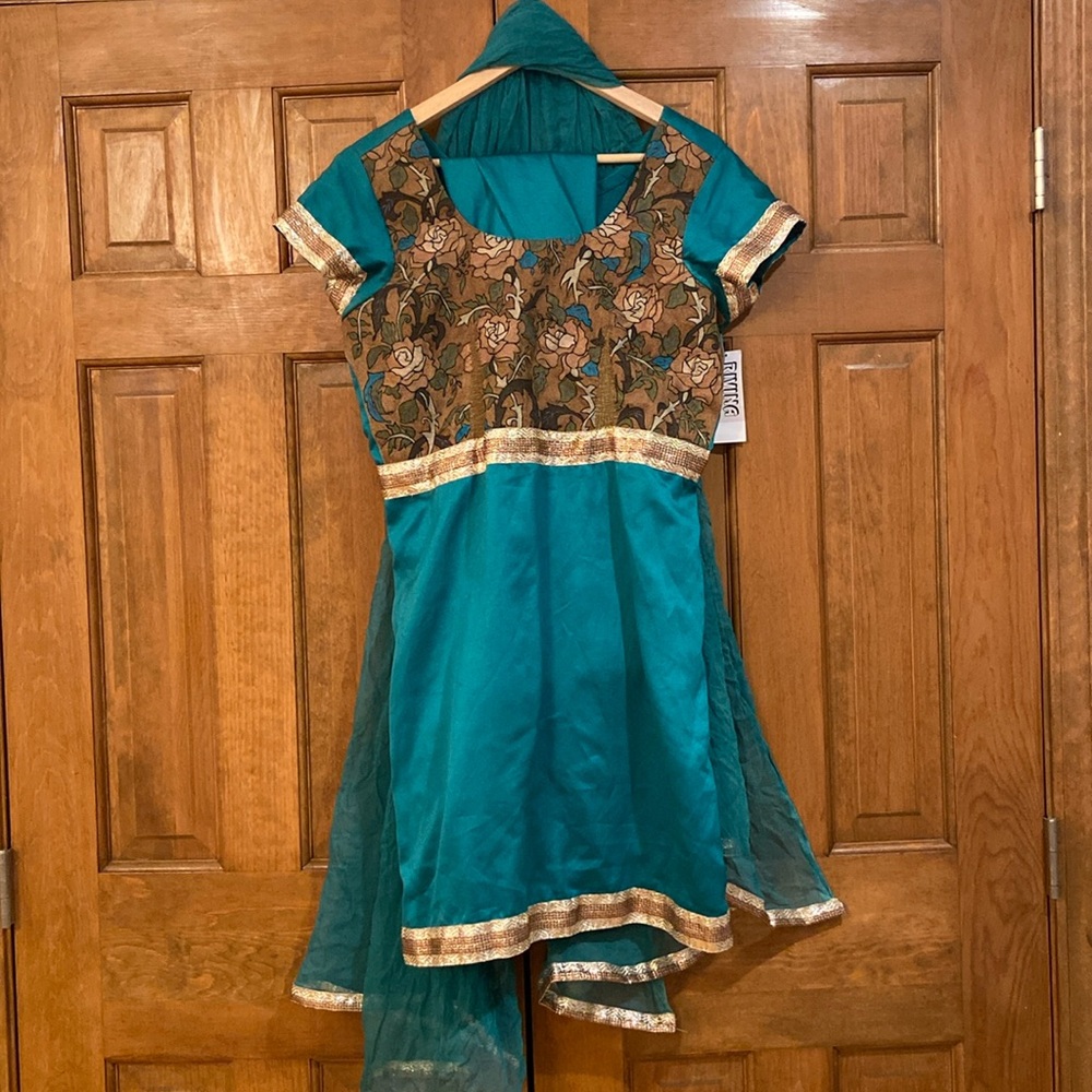 Green NWT Churidar set